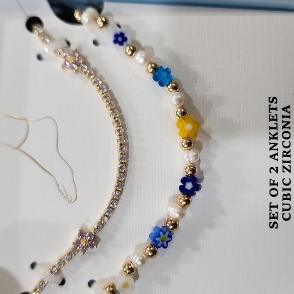🔹️Piper K 🔹️Cubic Zirconia  Freshwater Pearl Set Of 2 Flower Anklets ✨️🌼 - Picture 4 of 4